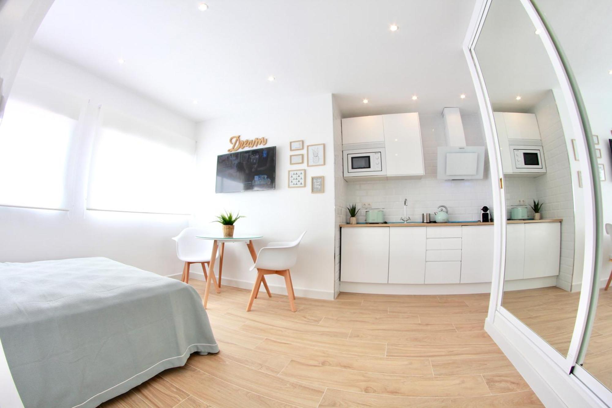 25 négyzetméteres stúdió Apartman 1 fürdőszobával Torremolinos Városközpont területén Kültér fotó
